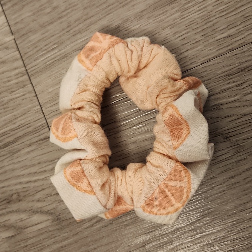 🐻 New Scrunchie
